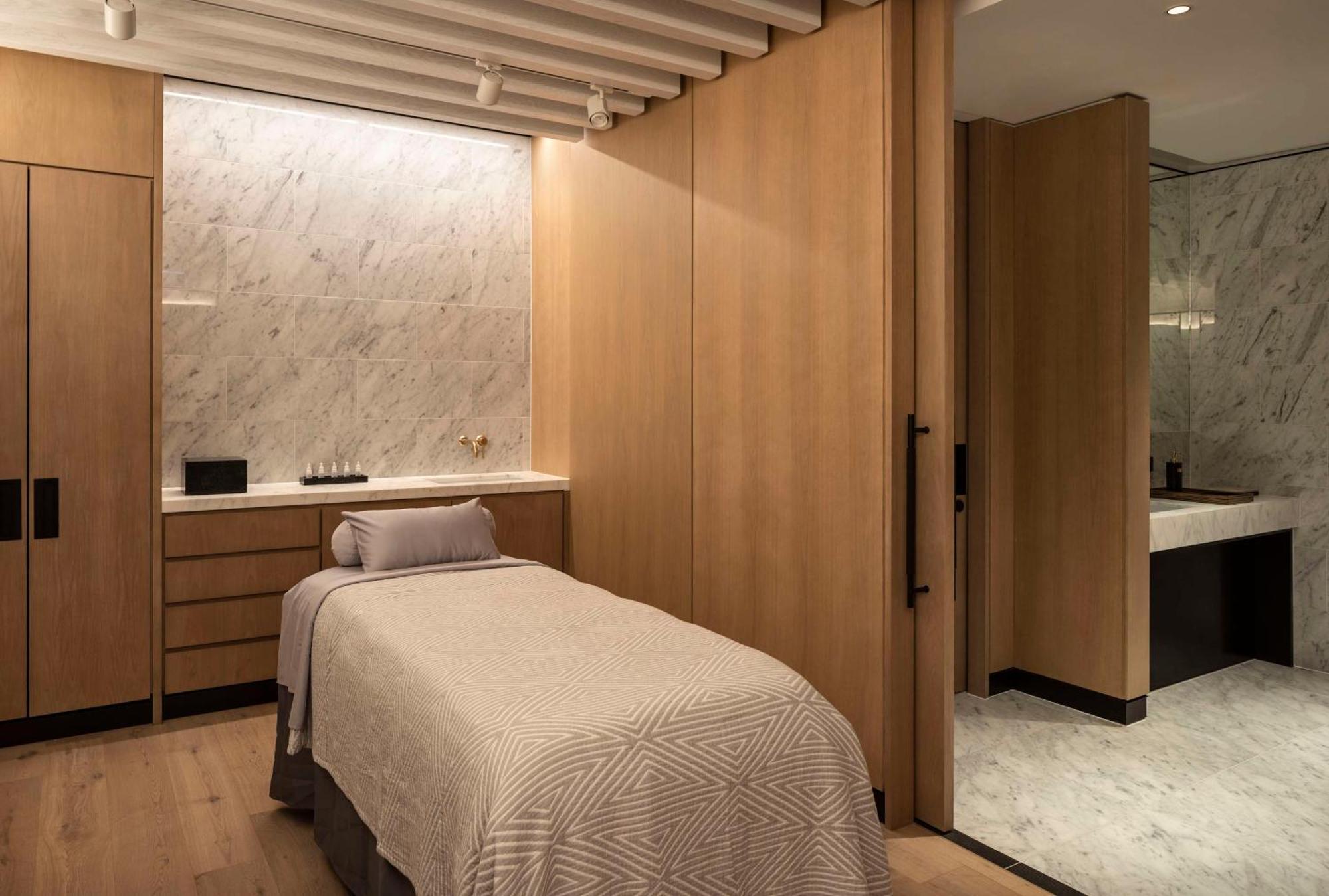 מלון Park Hyatt אוקלנד מראה חיצוני תמונה Treatment room at The Spa at The Standard East Village